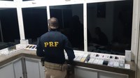 PRF apreende 50 aparelhos de celular dentro de ônibus com destino à Bahia