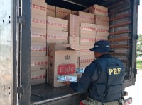 PRF apreende cerca de 111 mil maços de cigarros contrabandeados com destino a Belo Horizonte (MG)