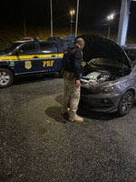 Durante fiscalização na rodovia Fernão Dias (MG) PRF recupera Fiat Chronos com queixa de furto