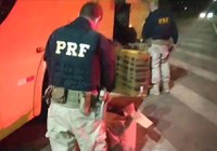 PRF apreende cigarros eletrônicos e caixas com garrafas de whisky vazias na Fernão Dias