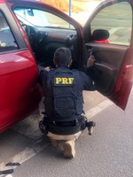Em Nova Serrana (MG), PRF prende homem e recupera veículo furtado