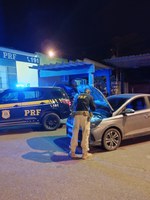 Em Muriaé (MG), PRF recupera veículo de locadora furtado no Rio de Janeiro