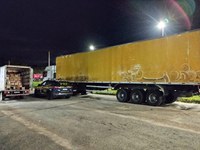 PRF recupera carga de laticínios furtada e prende 2 assaltantes na Fernão Dias em Itatiaiuçu (MG)