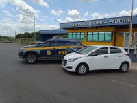 Em Uberaba (MG), PRF recupera veículo furtado e prende condutor com mandado de prisão em aberto
