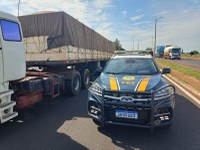 PRF apreende semirreboque adulterado em Uberaba (MG)