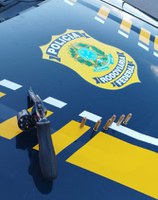 PRF prende foragido da Justiça com um revólver calibre .38 e 06 munições em Patos de Minas (MG)