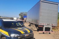 Em Juatuba (MG), PRF recupera semirreboque clonado