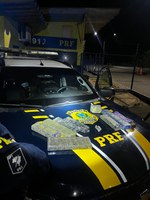 Em Patos de Minas (MG), PRF prende homem com maconha dentro de ônibus