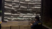Em Teófilo Otoni (MG), PRF apreende cigarros falsificados avaliados em mais de R$ 1 milhão