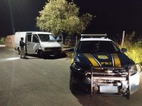 PRF recupera veículo de carga furtado em BH (MG)
