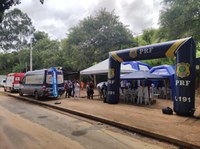 PRF realiza Comando de Saúde voltado aos motoristas profissionais na BR-116