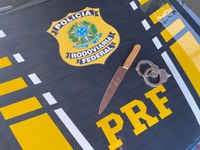 PRF prende caminhoneiro por injúria racial e ameaça na BR-251 em Salinas (MG)