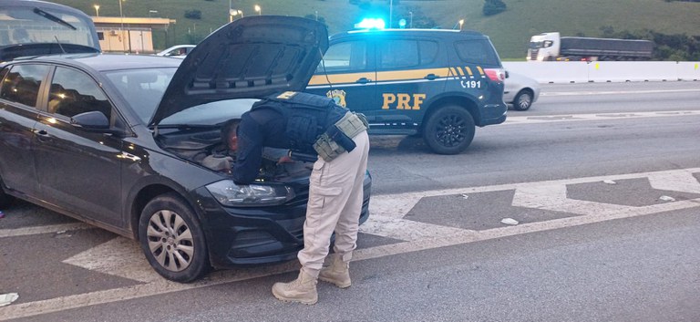 VW Polo recuperado Carmo da Cachoeira.jpg