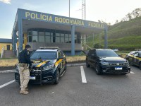 Gerente do tráfico de comunidade de Belo Horizonte é preso pela PRF em carro clonado com pistola e munições
