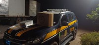 PRF apreende mais 235 mil maços de cigarros contrabandeados dentro de caminhão em Caxambu (MG)