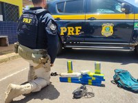 PRF prende foragido da Justiça com 8kg de maconha e tornozeleira eletrônica rompida em Patos de Minas (MG)