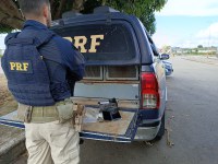 Durante fiscalização a um caminhão na BR-381, PRF recupera celular furtado