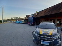 PRF prende passageiro de ônibus após furto em restaurante na BR 381 em Oliveira (MG)