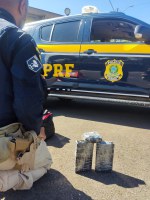 PRF prende homem com 2,5 kg de cocaína em ônibus na BR-365, em Patos de Minas (MG)