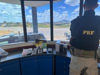 PRF apreende 34 celulares sem nota fiscal em ônibus na BR-381