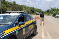PRF identifica motorista de carreta que causou a morte de assessor parlamentar na BR-381, em São Gonçalo do Rio Abaixo (MG)