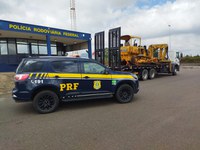 Caminhão e trator furtados, em São José dos Campos (SP), são recuperados pela PRF na BR-381 em Estiva (MG)