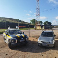 GM Corsa furtado é recuperado pela PRF na BR-381 em Brumadinho (MG)