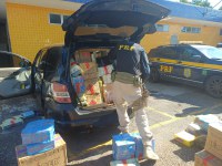 PRF apreende mercadorias do Paraguai na BR-262, em Juatuba (MG)