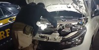 PRF recupera carro clonado e prende dois homens na BR-262, em Florestal (MG)
