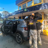 PRF recupera veículo clonado e prende motorista de 81 anos em Pouso Alto (MG)