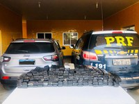 PRF recupera veículo roubado e apreende 112 kg de maconha em Juiz de Fora