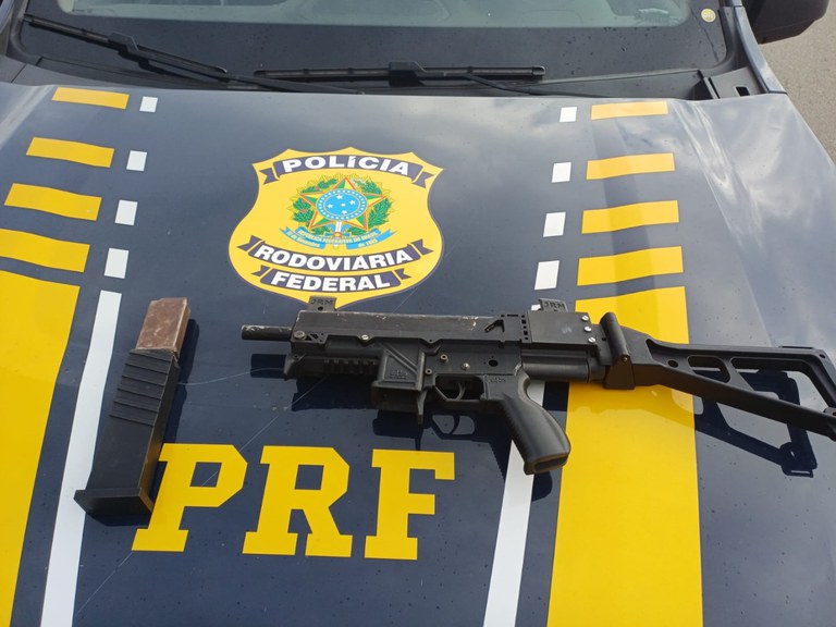 Submetralhadora apreendida em Lavras.jpg