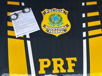PRF prende Procurado da Justiça dentro de veículo na BR 116 em Teófilo Otoni (MG)