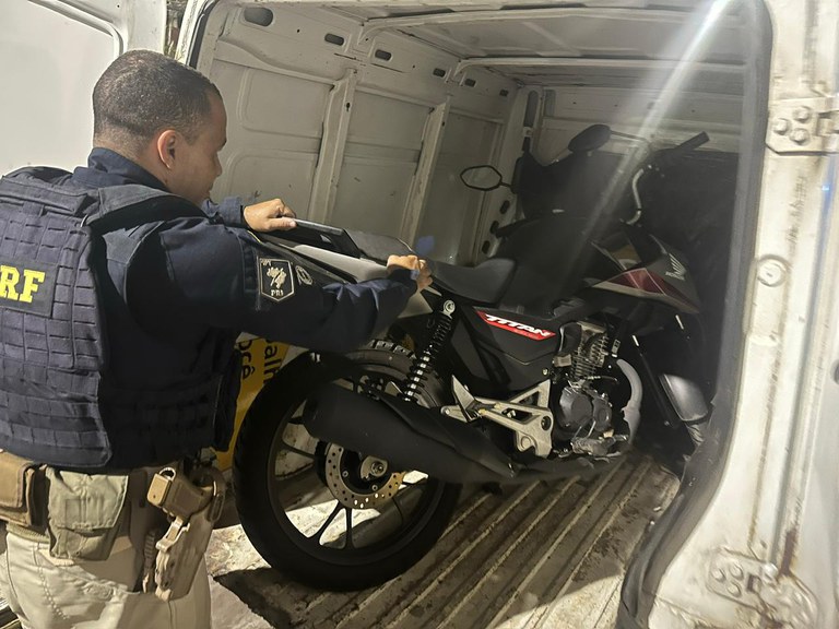 Moto CG Titan recuperada em Florestal.jpg