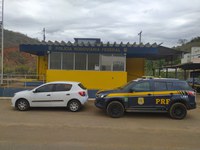PRF recupera veículo roubado e apreende 3 adolescentes na BR-262, em Rio Casca (MG)