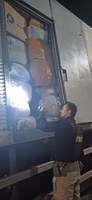 PRF apreende mercadorias estrangeiras sem documentação fiscal em Lavras (MG)