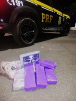 PRF prende duas mulheres com drogas dentro de ônibus em Patos de Minas (MG)