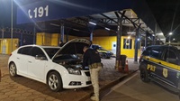 PRF recupera veículo furtado e prende condutor na BR-040, em Nova Lima (MG)