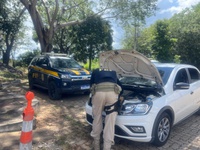 Veículo roubado e clonado é recuperado pela PRF na BR 251, em Montes Claros/MG