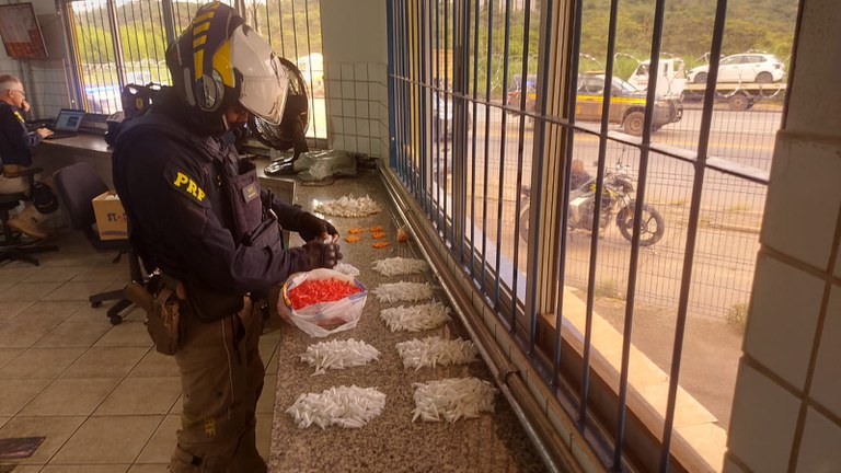 Drogas apreendidas GMR Sabará.jpeg