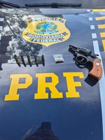 PRF prende 2 homens e apreende revólver com 5 munições intactas durante fiscalização na BR-262, em Rio Casca (MG)