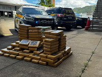 PRF apreende Pasta Base de Cocaína e Maconha em carga de sucata na BR 040 em Juiz de Fora (MG)