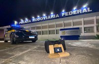 PRF flagra passageira de ônibus com Pasta Base e Cloridrato de Cocaína na BR-381 em Pouso Alegre (MG)