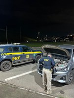 Toyota Hilux furtada é recuperada pela PRF na BR 381 em Betim (MG)