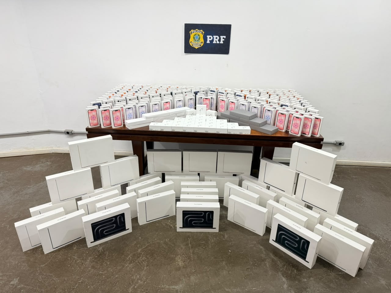 322 aparelhos da marca Apple