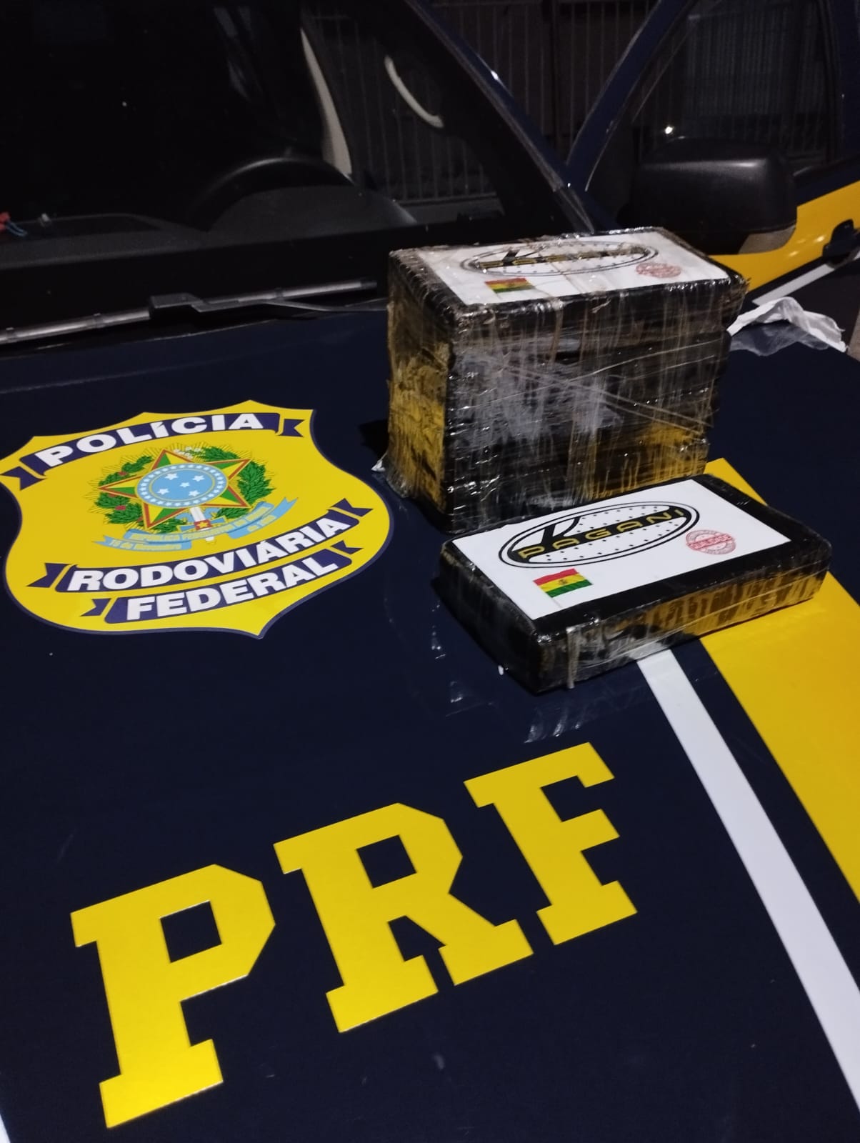 cerca de 5,5 Kg de Cloridrato de Cocaína