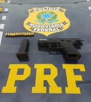 PRF prende motorista com arma de fogo durante Operação Integrada Cerco Fechado em Rio Casca (MG)