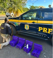 PRF prende homem e apreende maconha, haxixe e merla na BR-365, em Patos de Minas (MG)
