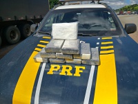 PRF apreende 10 kg de cocaína ocultos em painel de veículo na BR-381, em Betim (MG)