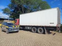 PRF prende caminhoneiro sob efeito de drogas na BR-251, em Francisco Sá (MG)